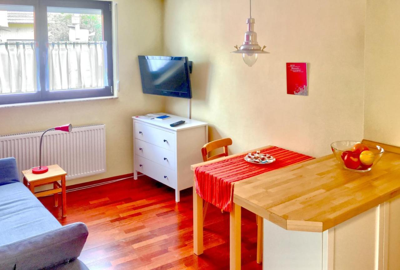 Ferienwohnung Maeder Schaafheim エクステリア 写真